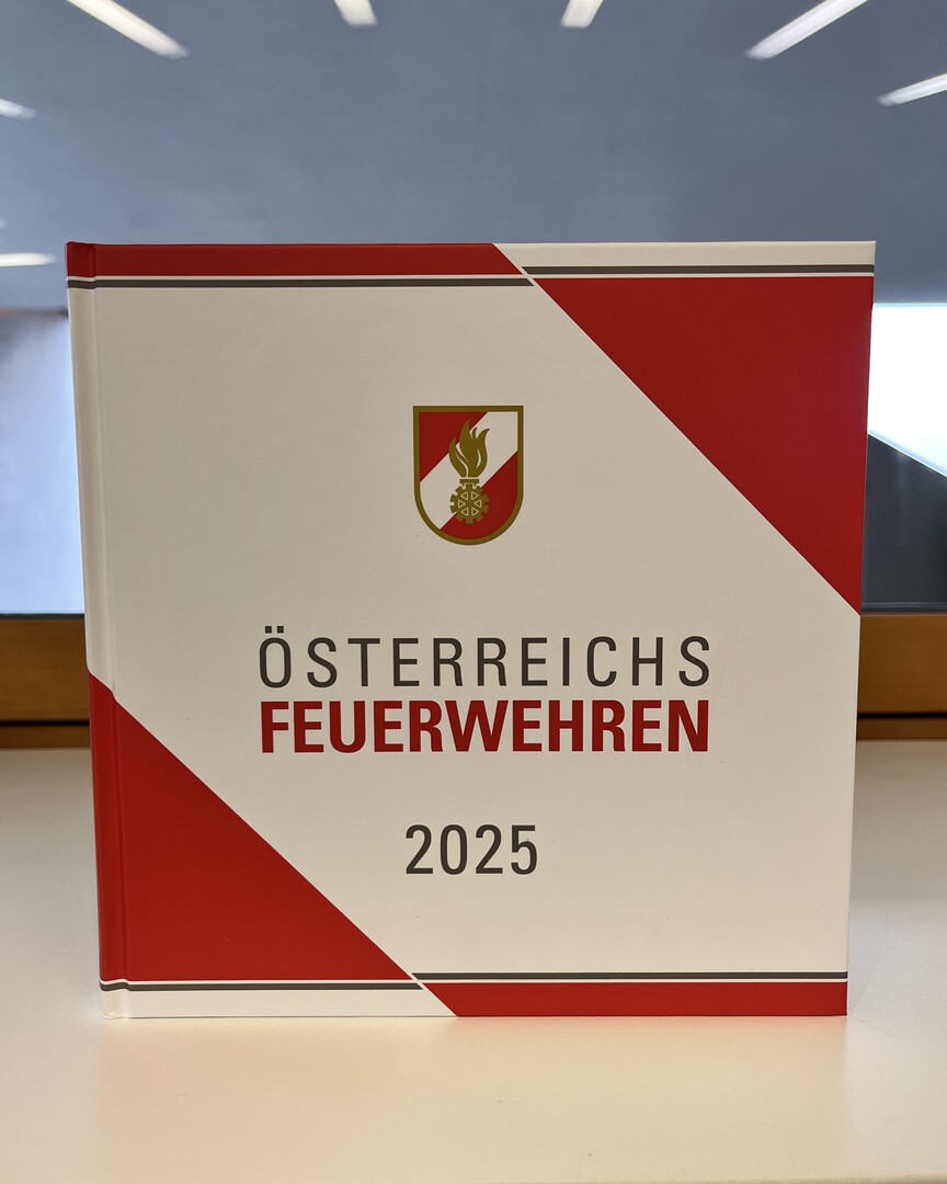 Jahrbuch "Österreichs Feuerwehren 2025"